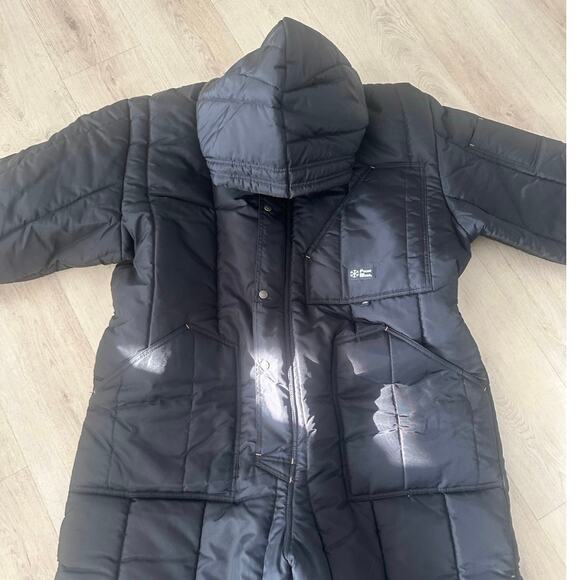 NWY Polar wear jumpsuit end 2XL snow freezer suit
Heavy duty oversized pockets - Picture 2 of 4